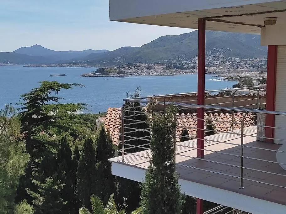 Comme Un Phare Sur La Mer Llanca Apartment